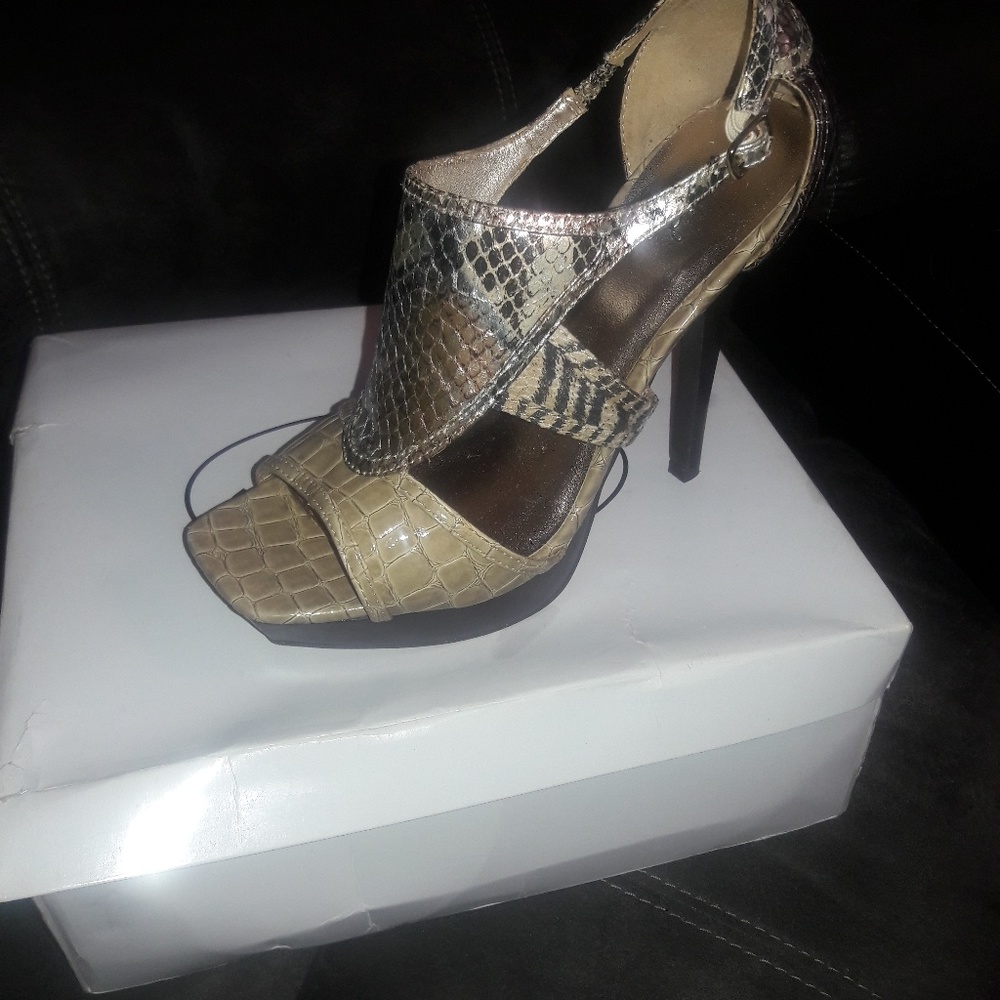 Multiple colors heels